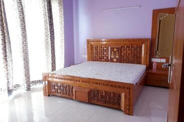 Bed and Breakfast Staymaker Durgapur