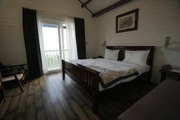 Hotelli Cabin In The Woods  Luxury Cottages In Mukteshwar