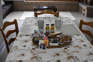 پانسیون The Lover House