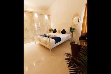 Bed and Breakfast Fabexpress Kp Suites Villas