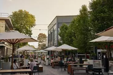 Majatalo Charming 1br Granny Flat With Seperate Spacious Living Room  Just A Stone S Throw From Newly Renovat