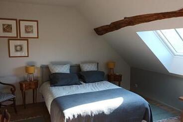 تختخواب و صبحانه Le Verger De Massilly