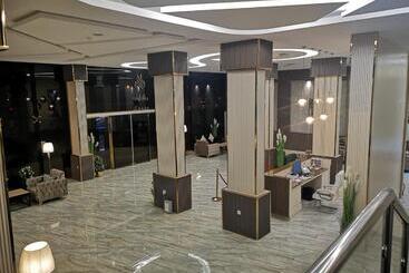 Hotel مشارف الفخامة المطار