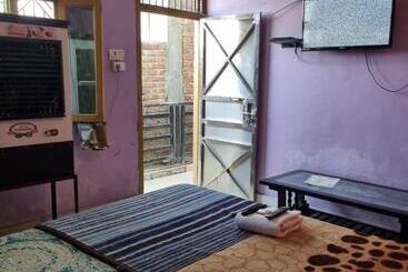 Отель Aastha And Restaurant