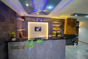 هتل Lee Park