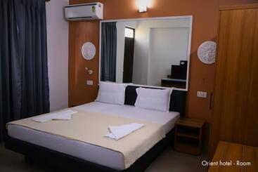 Hotel Orient Royal   Calangute Beach, Goa
