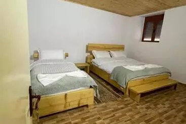 پانسیون Ardjon House