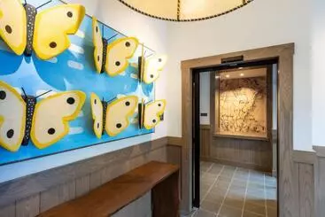 Huoneistohotelli The Blake Residences