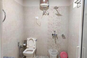 ホテル Mcleodganj Inn Yogi