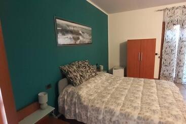 پانسیون Camera Privata In Villa Con Ingresso Indipendente E Grande Giardino