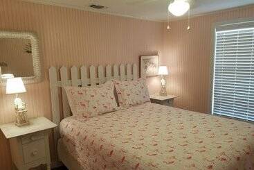 Hotel Sea And Sands Cottages