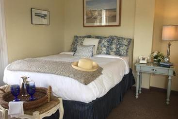 酒店 The Beach Rose Inn