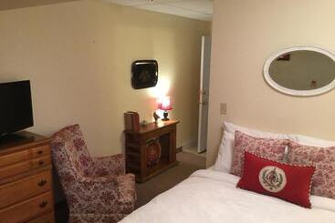 酒店 The Beach Rose Inn