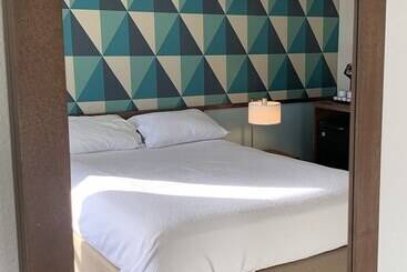 هتل The Ocean Front At Seaside