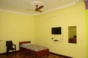 پانسیون Yathara Farm House Pondy