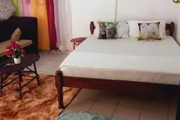 تختخواب و صبحانه Darad Studio