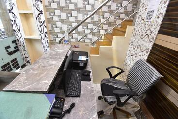 Hotell Bkc Palace Inn   Jio World Convention Center And Us Visa Center హోటల్ బి కే సి ప్యాలెస్ ఇన్