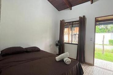 캡슐 호텔 #3 Cabina Rústica Para 2 Personas En Paquera