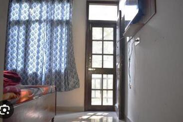 בית מלון כפרי Valley View Home Stay