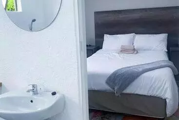 Majatalo Jbc Guest House