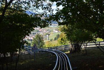 بنسيون Skigyimes Guesthouse