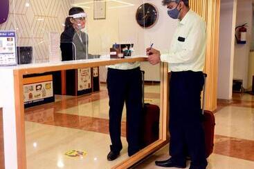 فندق O Your Residency