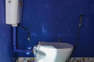 Hotel Merak Cafe & Stay