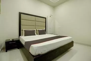 Super Collection O Ovel Hotel Grand