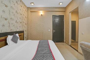 Hotel Collection O Bellmore Stay & Homes Near Appu Ghar