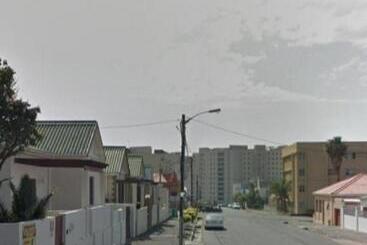 بنسيون Hide 2 On Rees