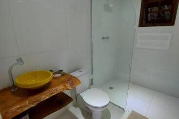 Hostel Chalés Flor Ipê Com Café Da Manhã