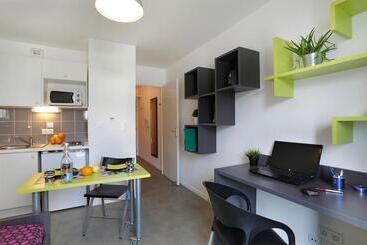 בית מלון כפרי Résidence Néméa Montecristo