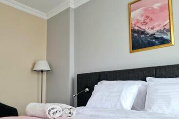 هتل Smart Airport