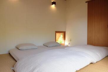 Pensió 姉と弟の家