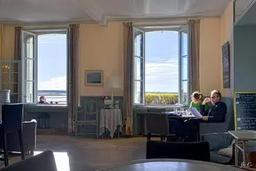 ホテル Restaurant Les Tourelles