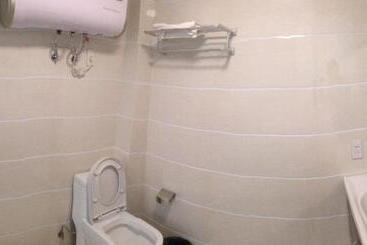 Отель Zhuji Jia He Guest House