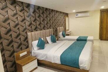 هتل Krishna Villa