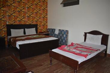 Ever Green Hotel & Restaurant