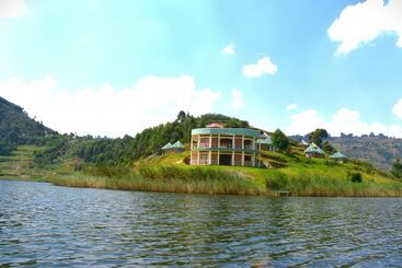 Nyamunyonyi Tourism Resort Lake Bunyonyi