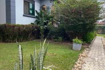 پانسیون The Greenville Home