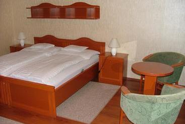 Отель Erdogyoengye Panzio