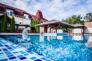 ホテル Liza Aqua & Conference