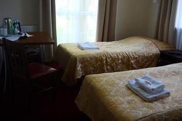 فندق Modlin Palace