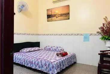 تختخواب و صبحانه Nhà Nghỉ Thu Xá