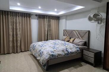 تختخواب و صبحانه Rayyan Retreat