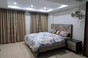 تختخواب و صبحانه Rayyan Retreat