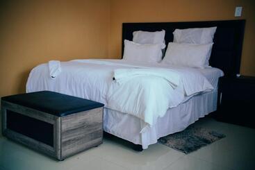 Отель Ribs Boutique