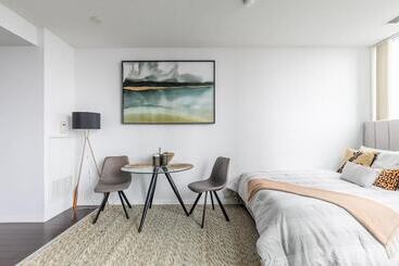 Отель Rs Boutique Suites   Fort York