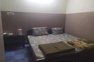 Hotel Shree Radha Krishna Guest House By Wb Inn