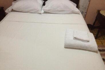 Kingston Airport Bed And Breakfast